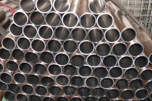 Hydraulic cylinder material selection at TOPA