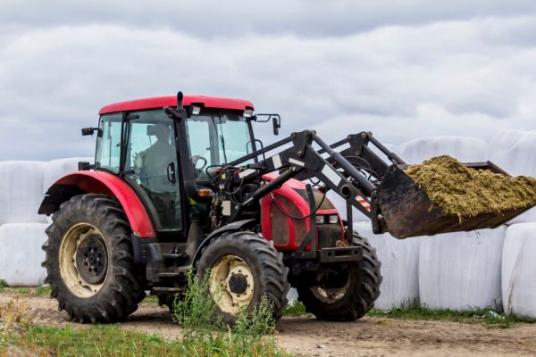 Lifting the Loader Arms