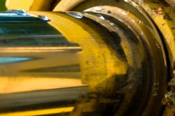 Piston rod Fail