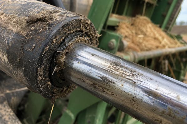 Contamination Hydraulic Cylinder Rods