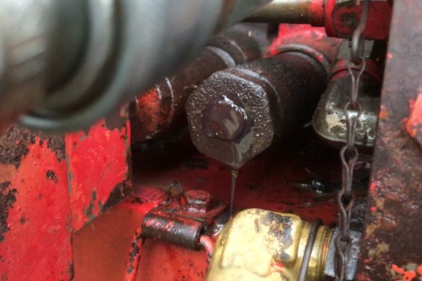 Hydraulic Cylinder Check Valve leaks