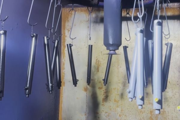 Paint system for stabilizer hydraulic damper cylinder