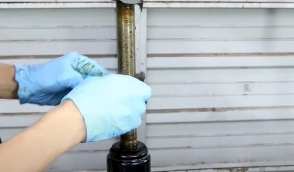 repack a hydraulic cylinder Cleaning