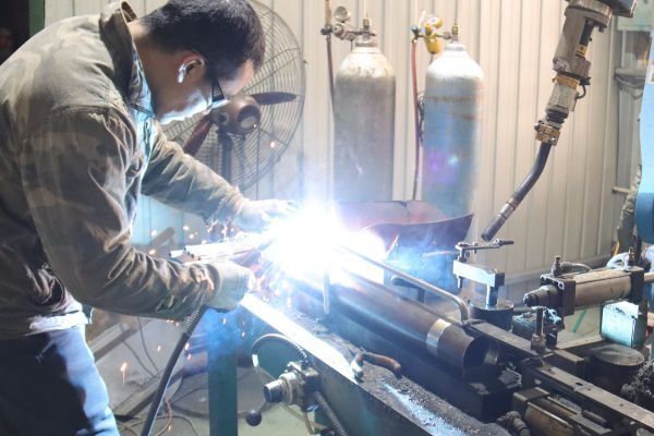 Welding stabilizer hydraulic damper cylinder at TOPA